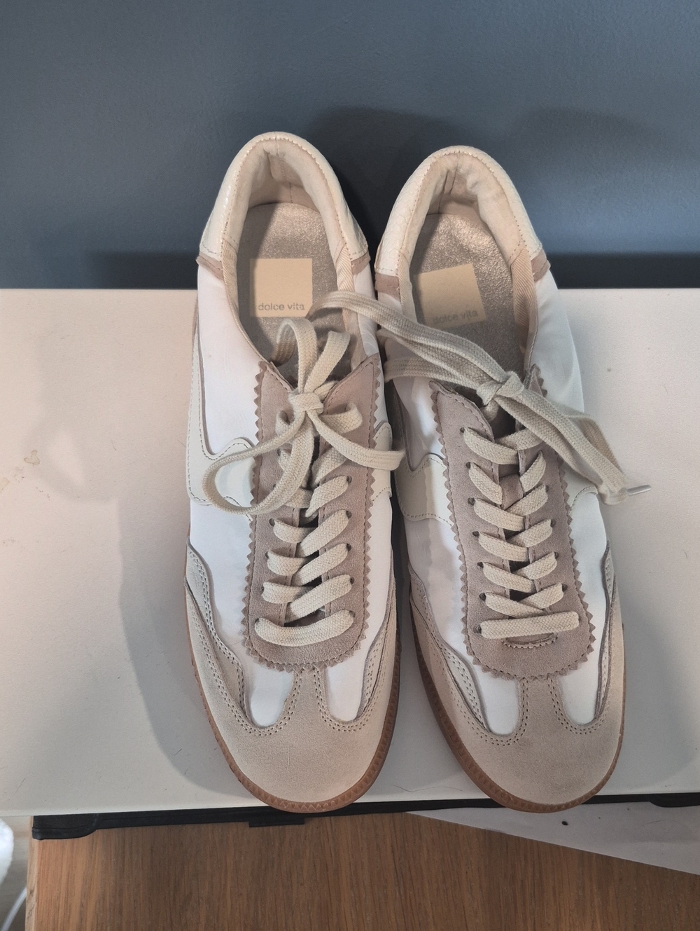Dolce Vita White and Beige Low-Top Lace-Up Sneakers